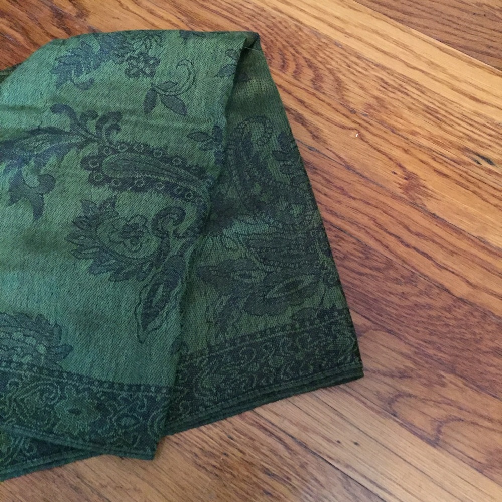 NWOT green and black boho scarf wrap - Picture 5 of 5